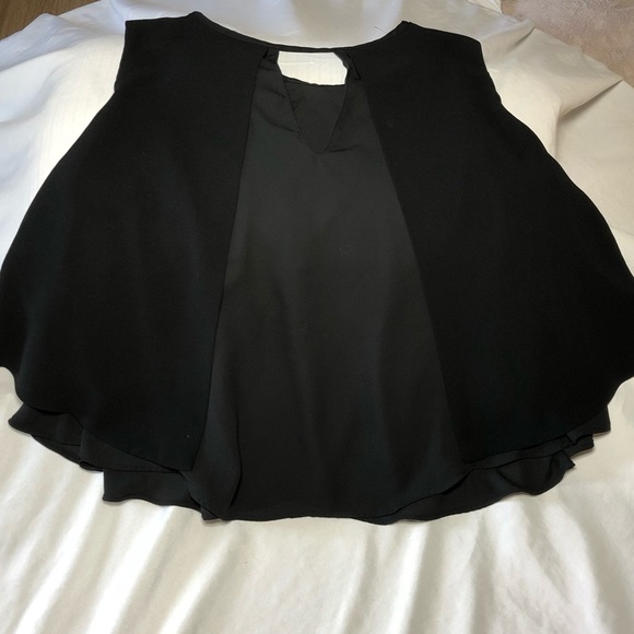 Posh show. 😊 2 for $10. Zara basic flowy black top sz M - Picture 3 of 6